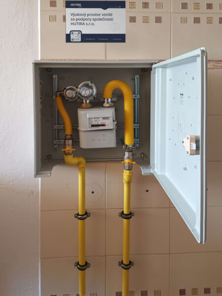 We delivered new equipment for training plumbers at a high school in Liberec | HUTIRA